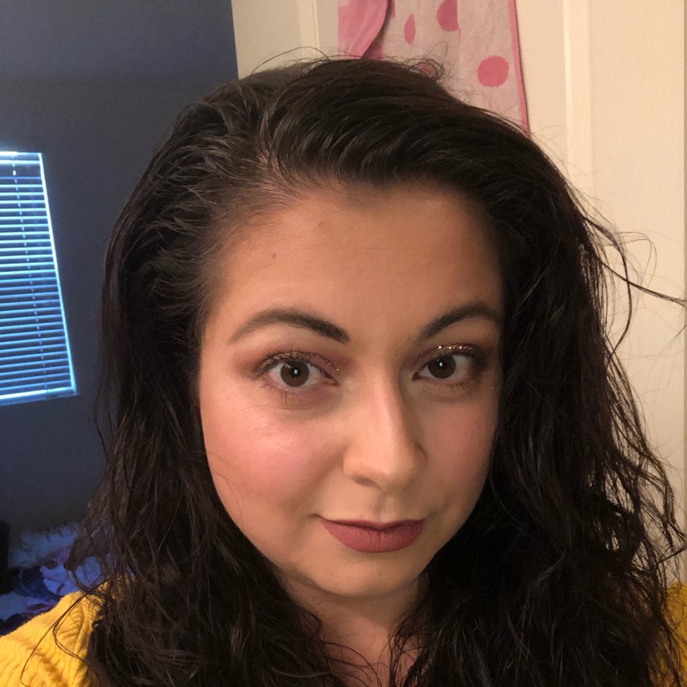 Meet your Posher, Daniela